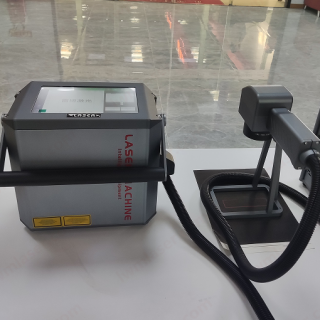 手持激光打標機正視圖